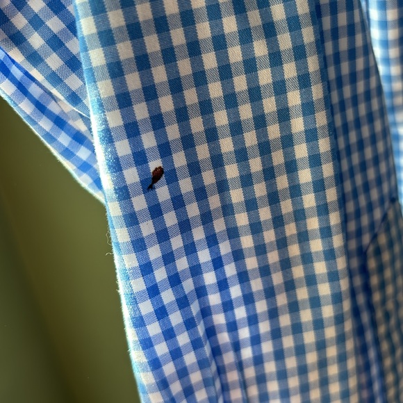 Men’s light blue plaid vineyard vines button down shirt *has mark on left sleeve - Picture 6 of 6